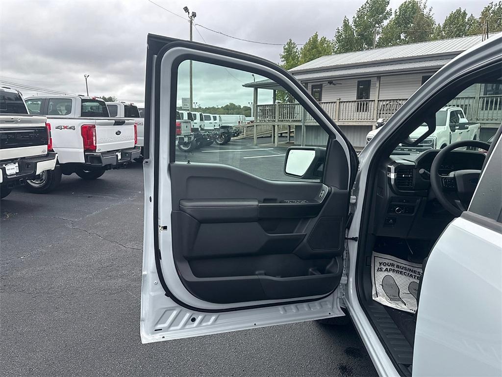 new 2025 Ford F-150 car, priced at $44,990