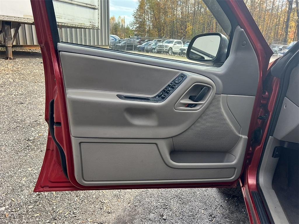 used 2004 Jeep Grand Cherokee car, priced at $4,989