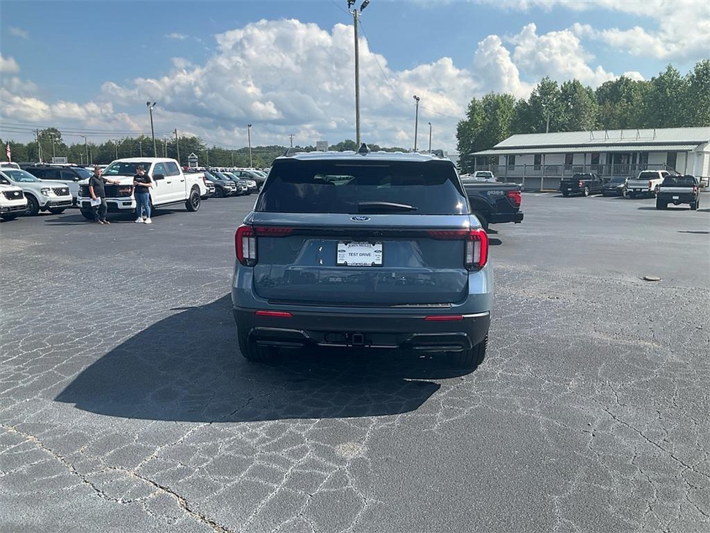 new 2025 Ford Explorer car, priced at $42,625