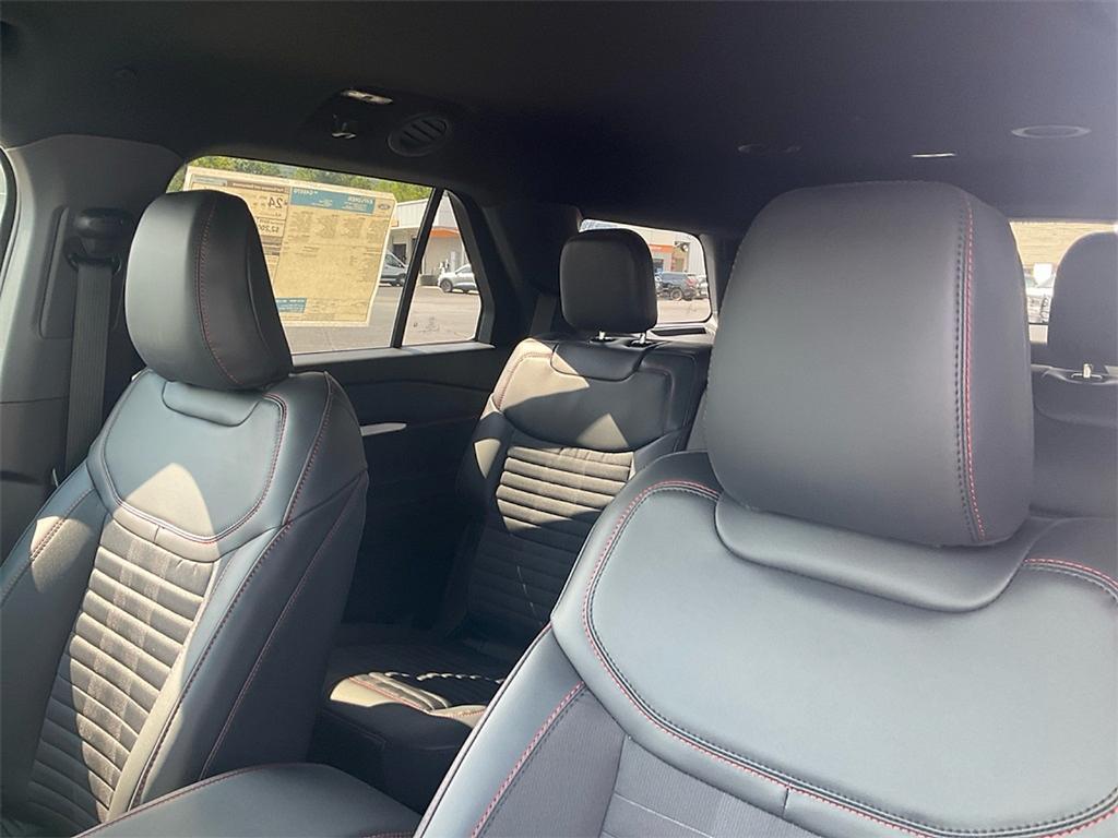 new 2025 Ford Explorer car, priced at $42,625