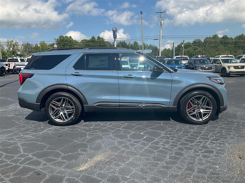 new 2025 Ford Explorer car, priced at $42,625