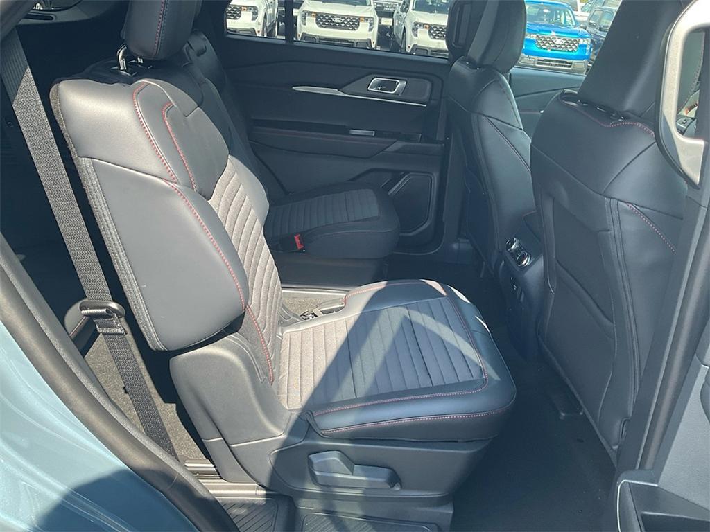 new 2025 Ford Explorer car, priced at $42,625