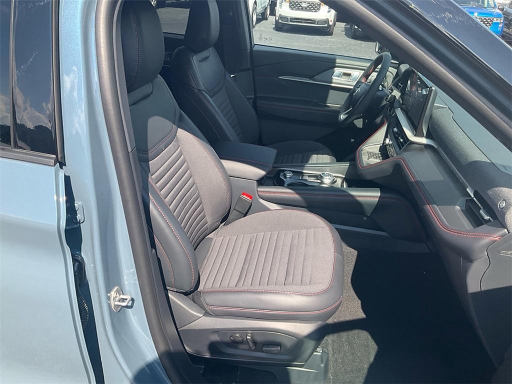 new 2025 Ford Explorer car, priced at $42,625