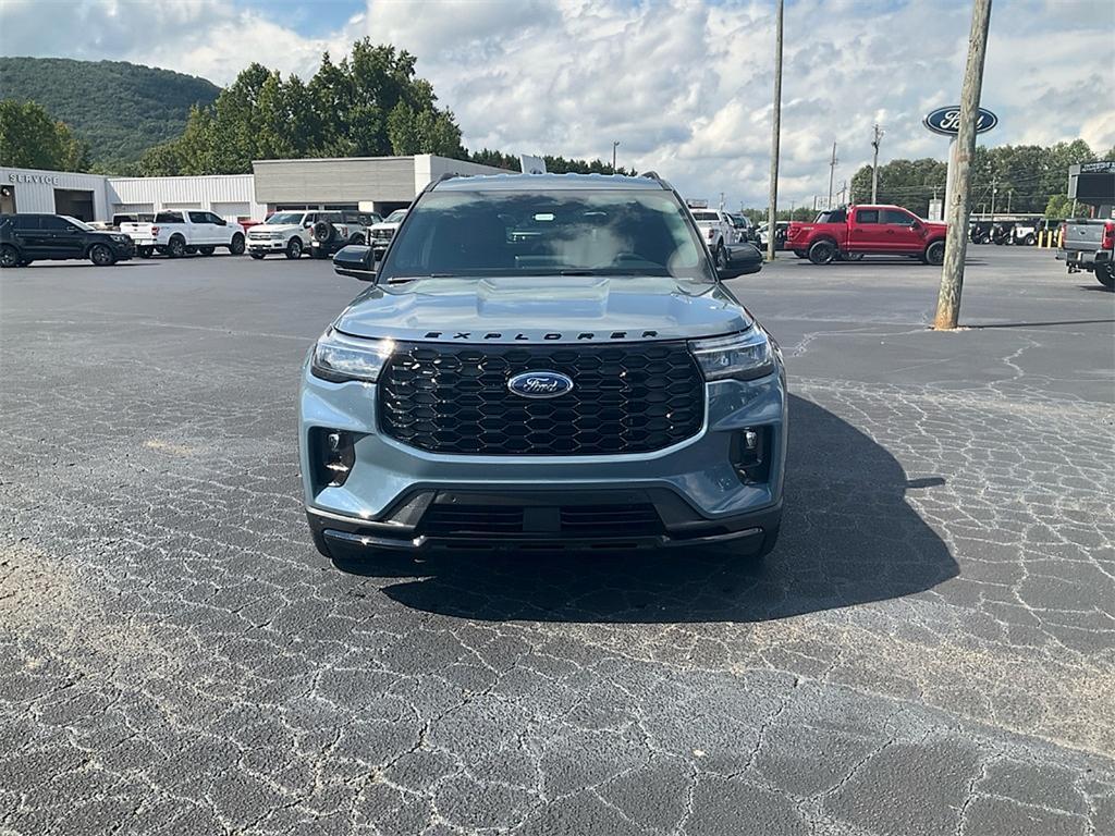 new 2025 Ford Explorer car, priced at $42,625