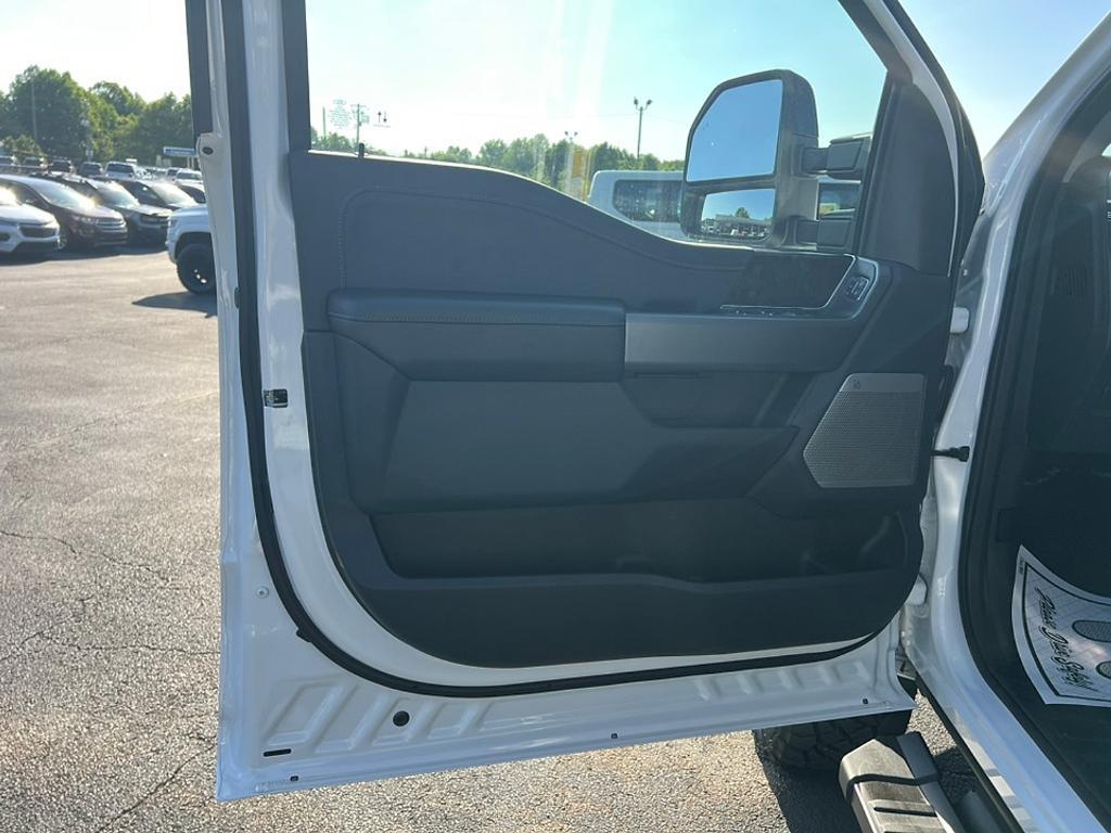 new 2025 Ford F-250 car, priced at $89,995