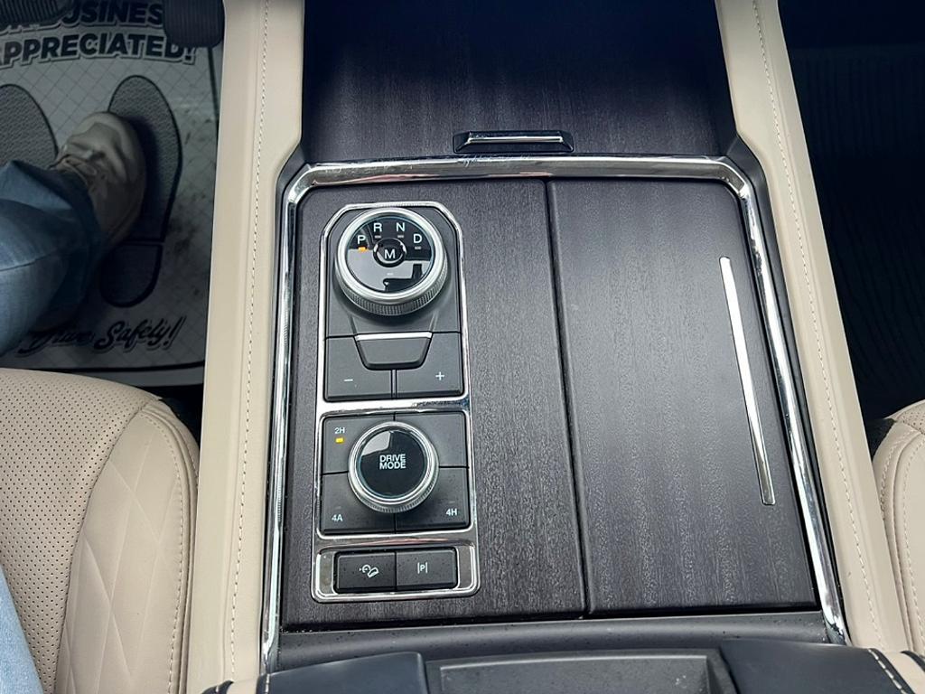 used 2023 Ford Expedition car, priced at $60,994
