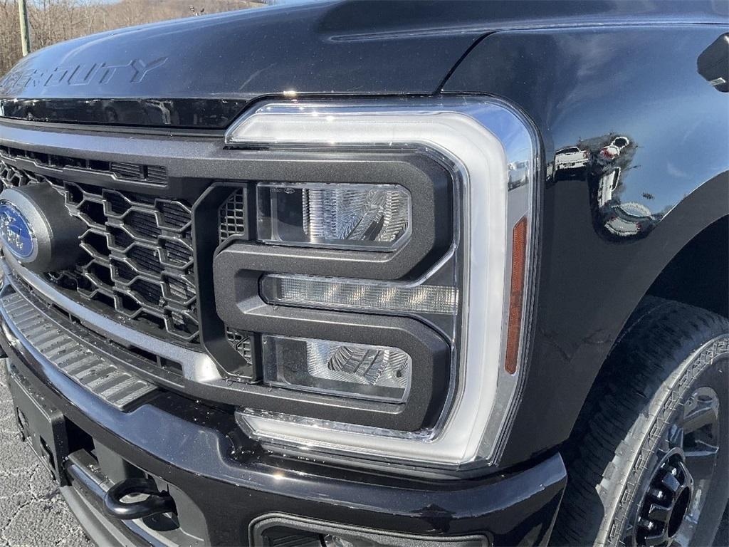 new 2025 Ford F-250 car, priced at $69,660