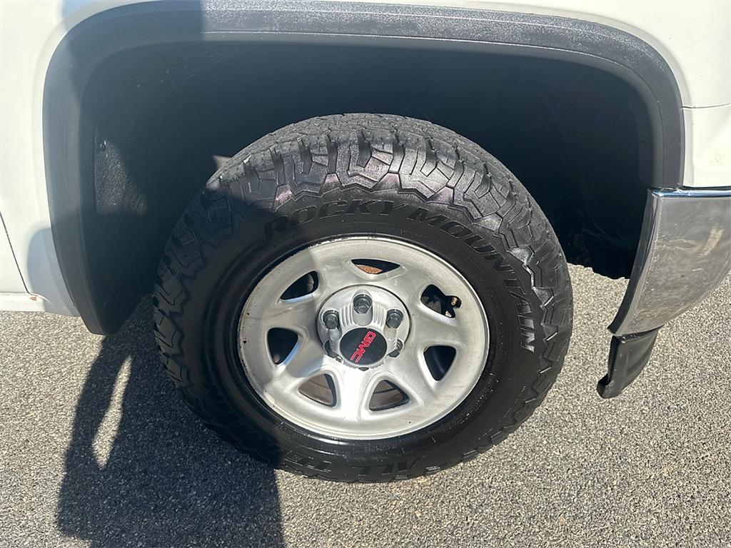 used 2015 GMC Sierra 1500 car, priced at $12,976