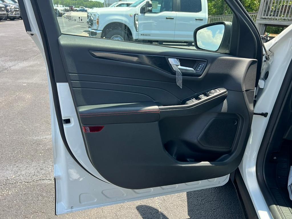 new 2025 Ford Escape car, priced at $30,320