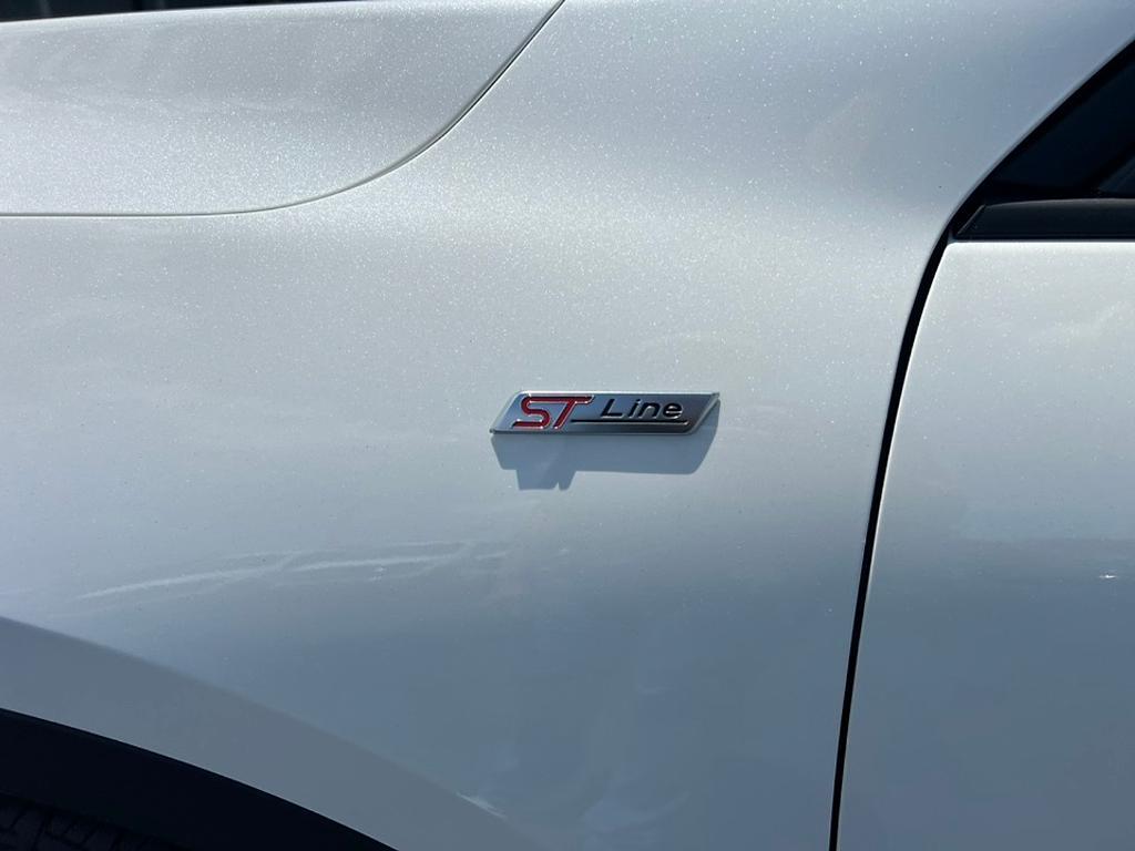 new 2025 Ford Escape car, priced at $30,320
