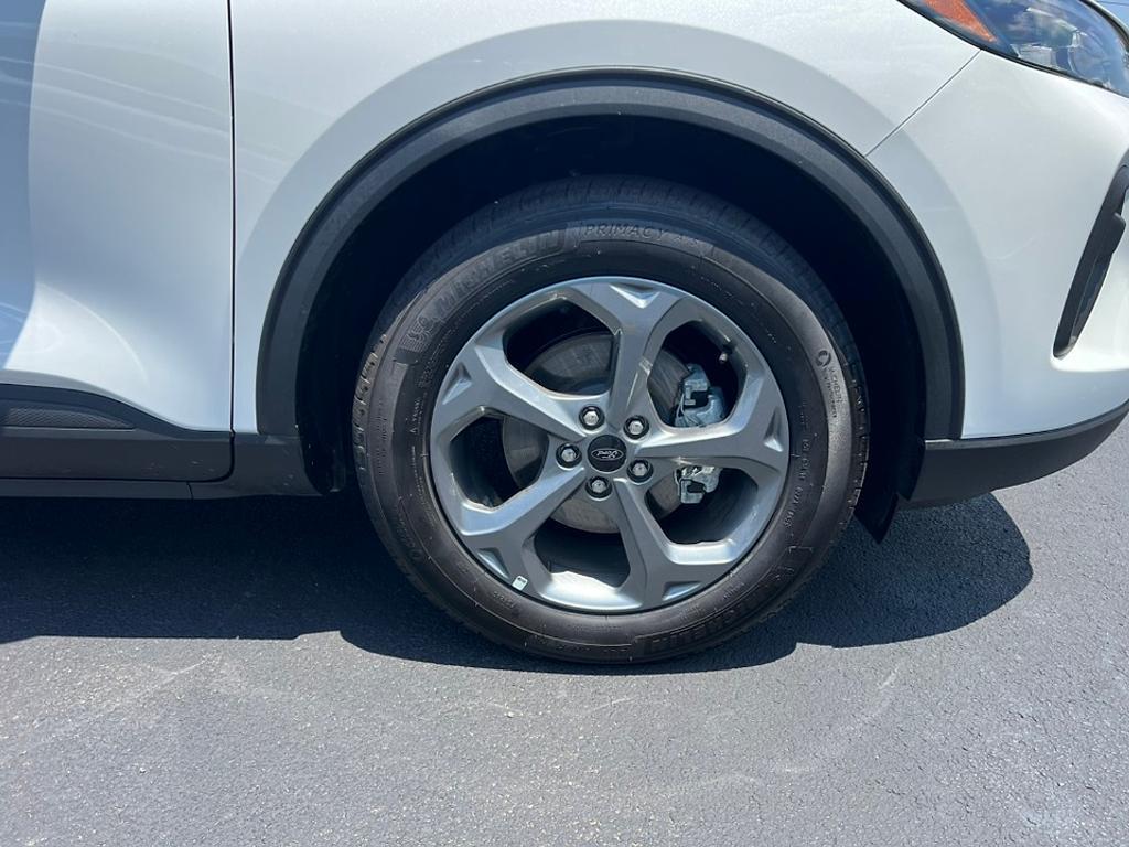 new 2025 Ford Escape car, priced at $30,320