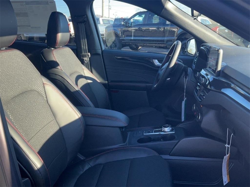 new 2025 Ford Escape car, priced at $33,502