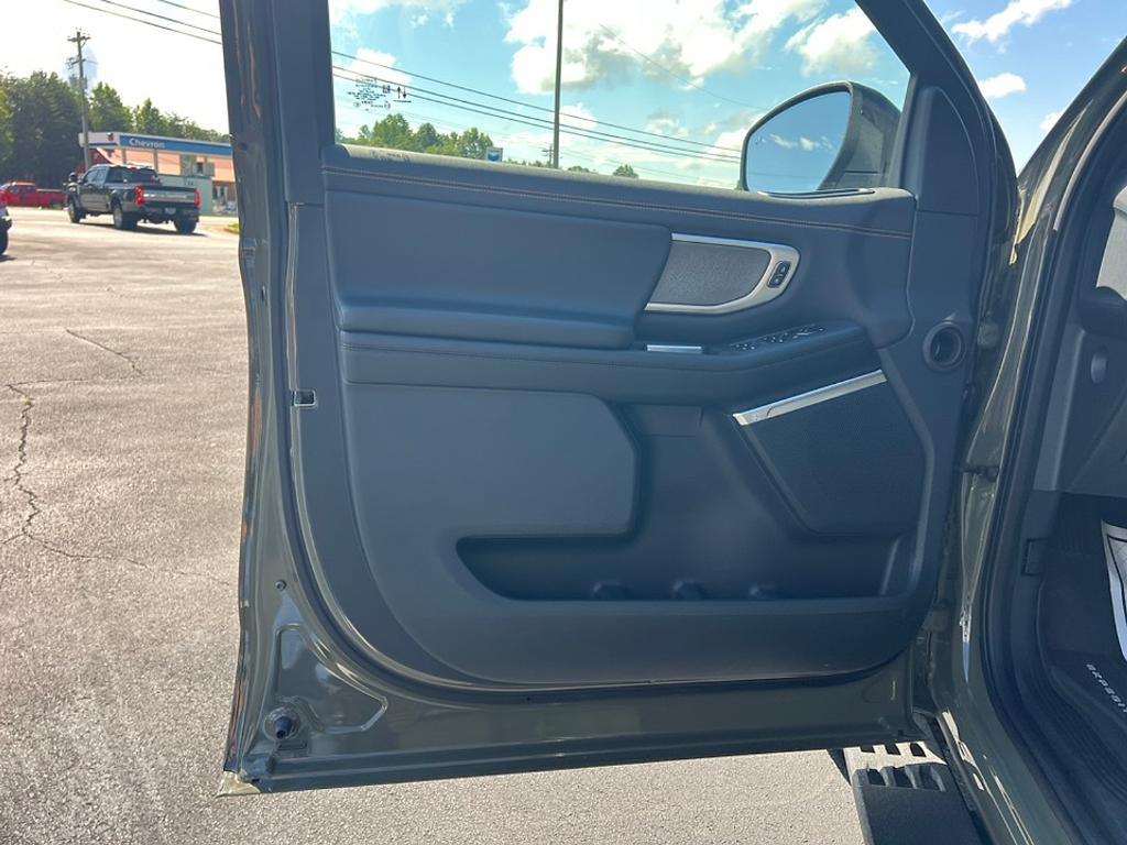 new 2025 Ford Expedition car, priced at $84,520