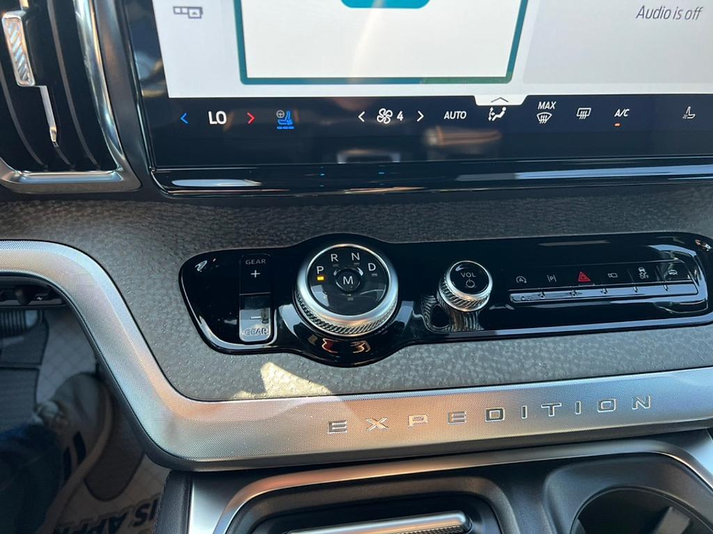 new 2025 Ford Expedition car, priced at $84,520