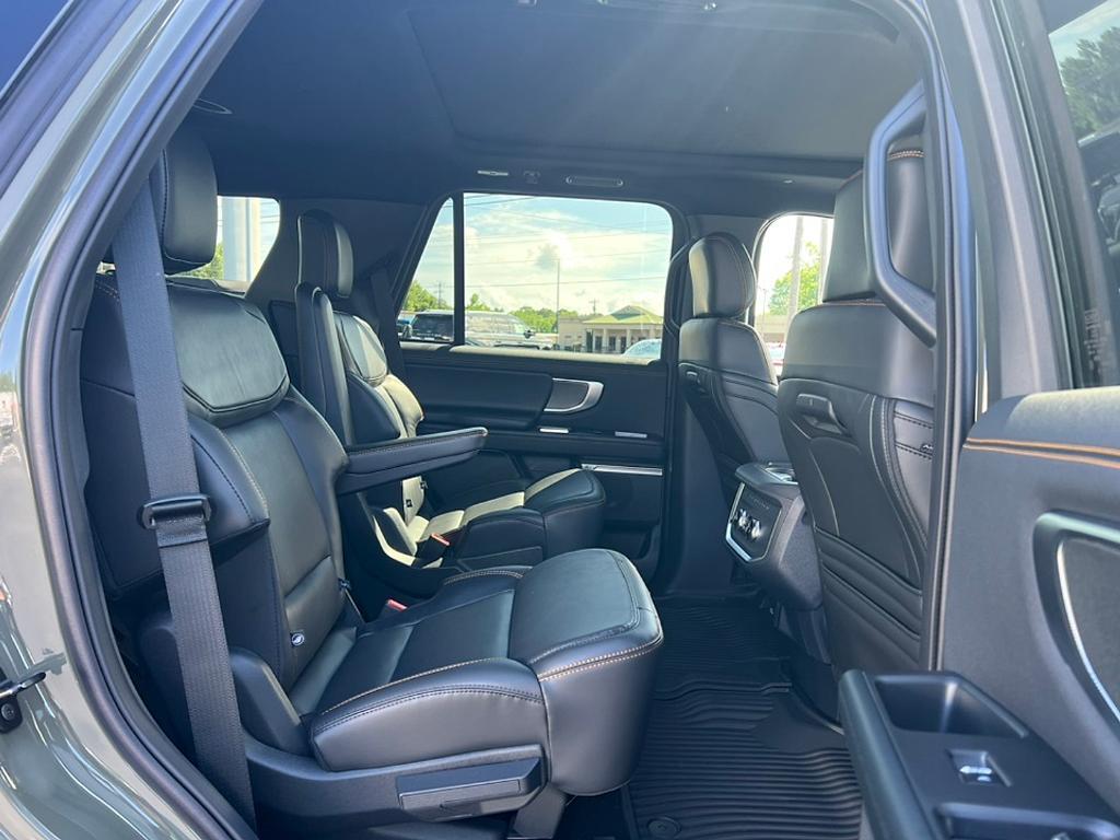 new 2025 Ford Expedition car, priced at $84,520