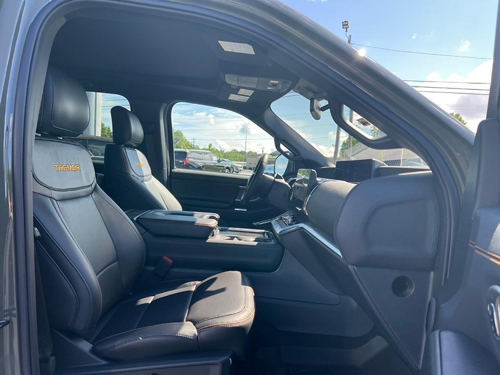 new 2025 Ford Expedition car, priced at $84,520