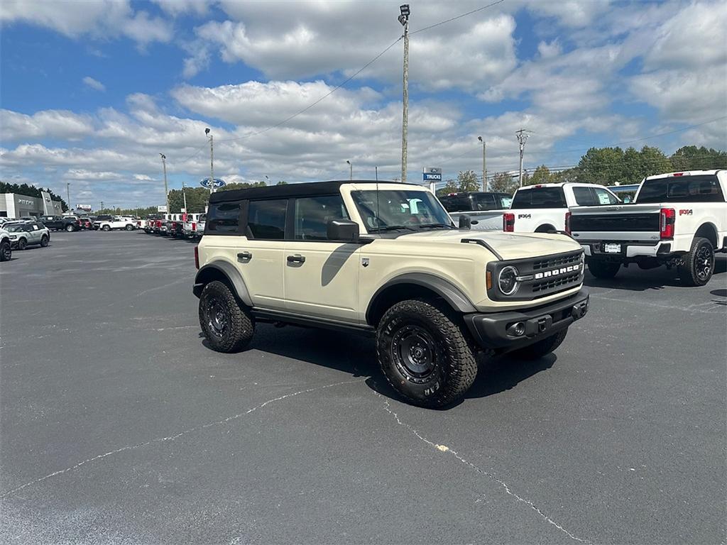 new 2025 Ford Bronco car, priced at $47,330