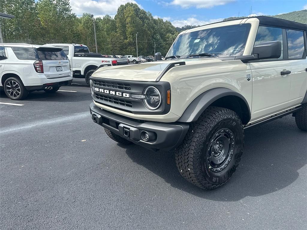 new 2025 Ford Bronco car, priced at $47,330
