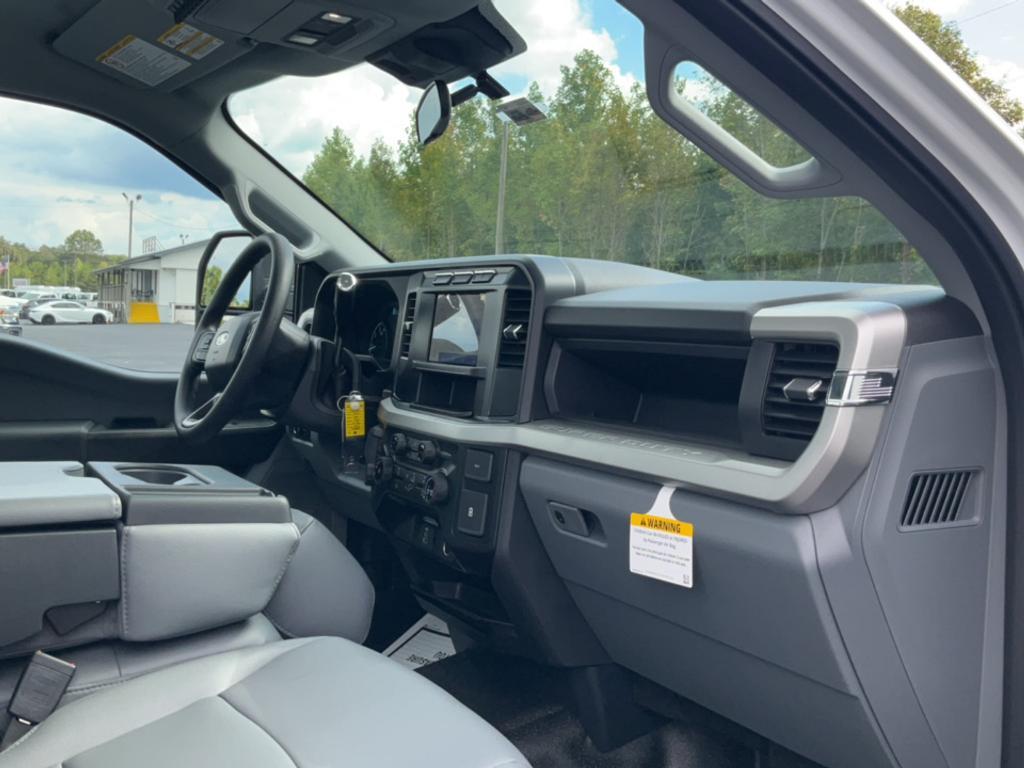 new 2024 Ford F-250 car, priced at $44,680