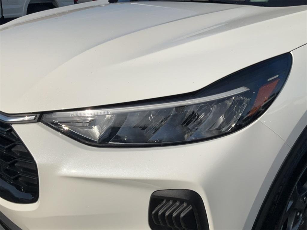 new 2025 Ford Escape car, priced at $30,262