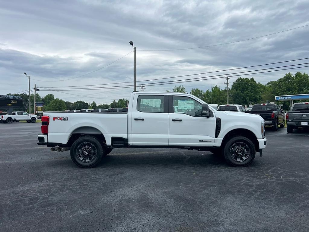 new 2025 Ford F-250 car, priced at $65,870