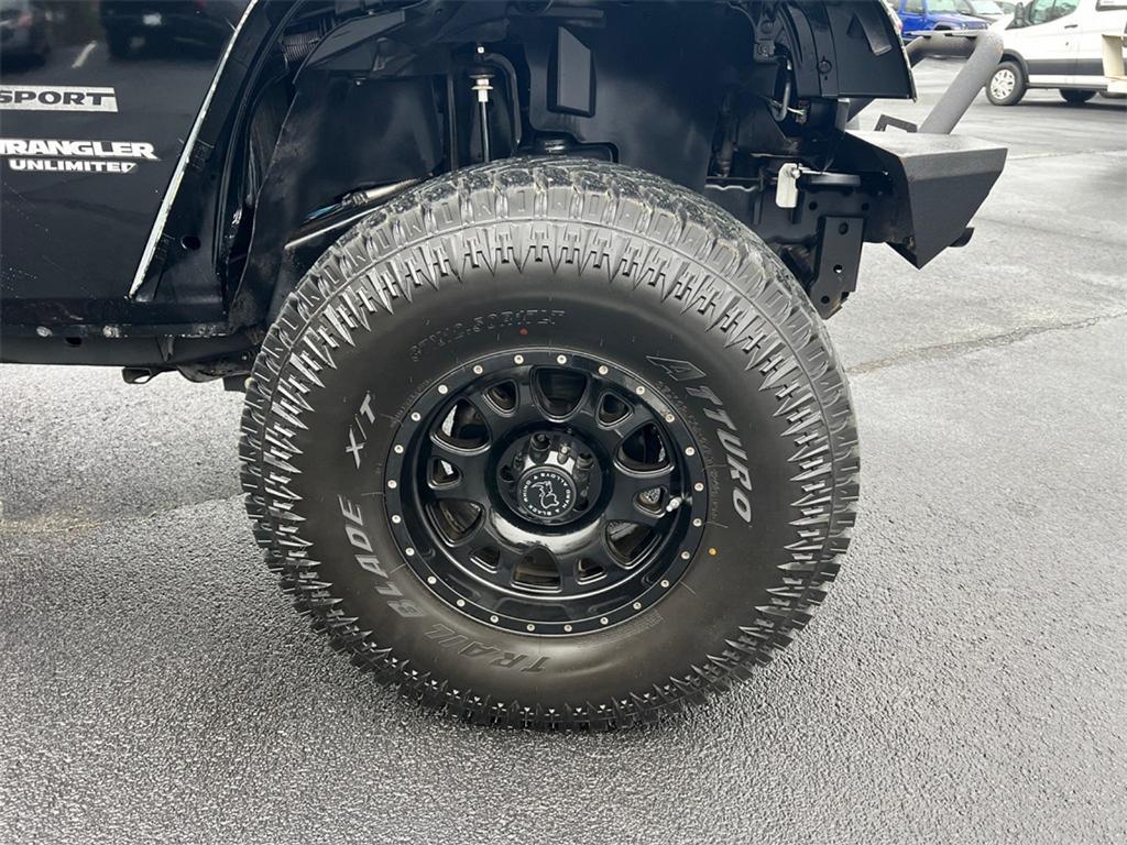 used 2011 Jeep Wrangler Unlimited car, priced at $13,499