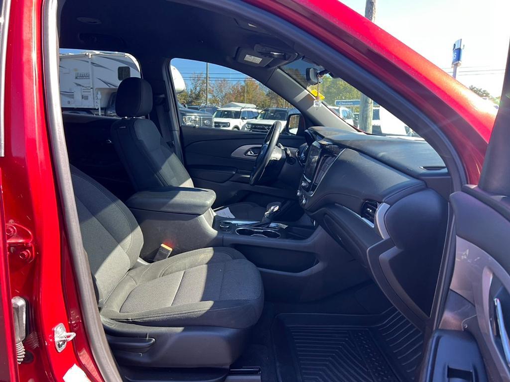 used 2022 Chevrolet Traverse car, priced at $22,544