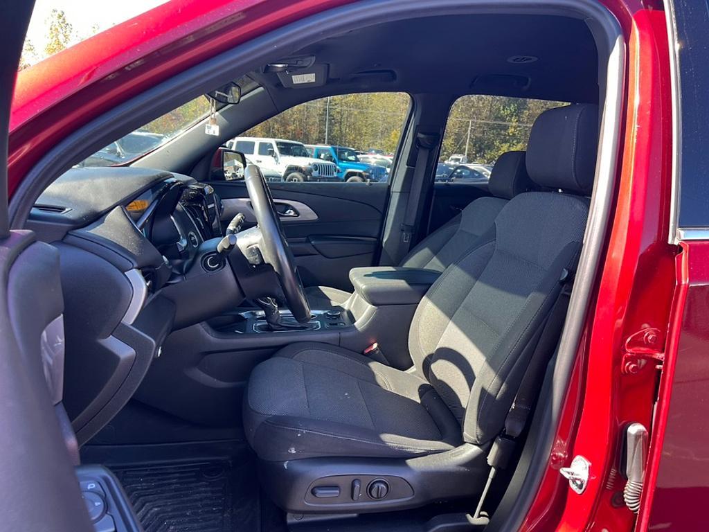 used 2022 Chevrolet Traverse car, priced at $22,544