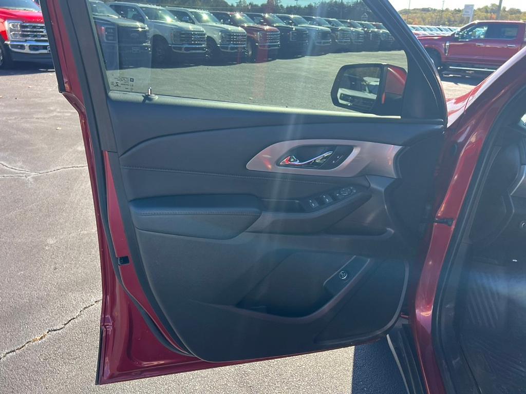 used 2022 Chevrolet Traverse car, priced at $22,544