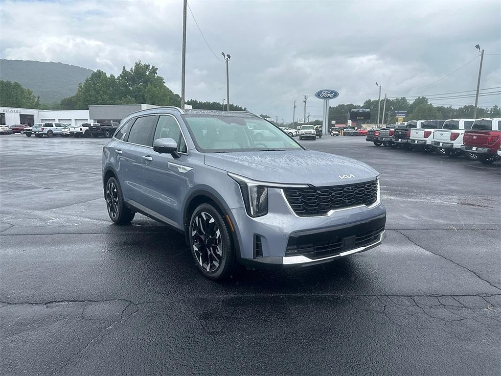 used 2024 Kia Sorento car, priced at $33,989