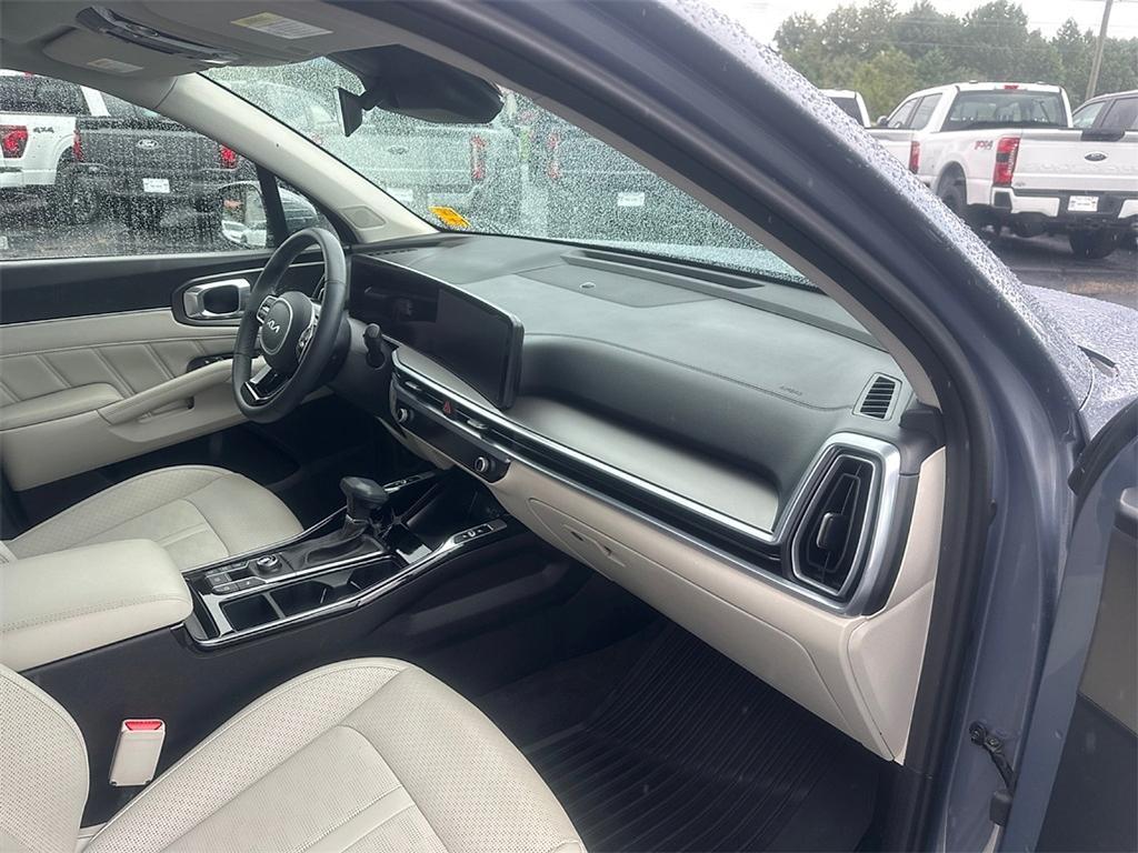 used 2024 Kia Sorento car, priced at $33,989