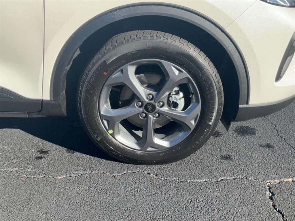 new 2025 Ford Escape car, priced at $30,002