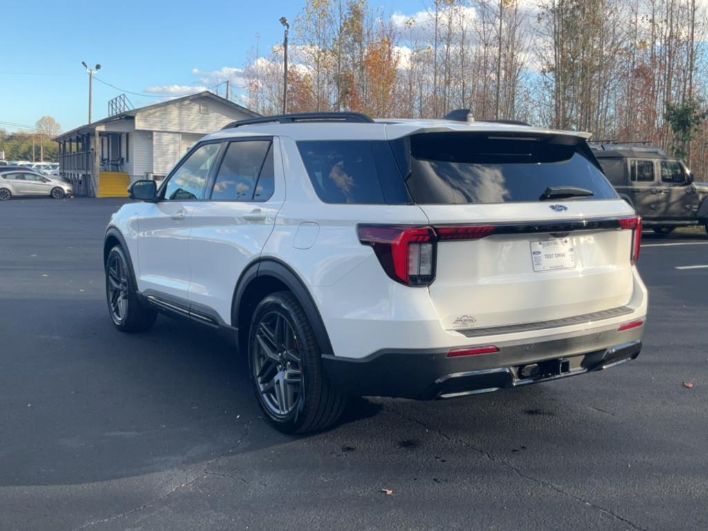 new 2025 Ford Explorer car, priced at $45,740