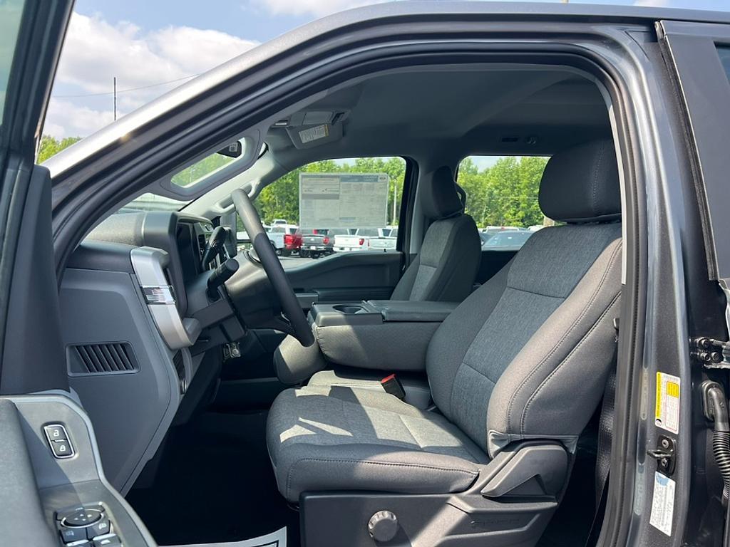 new 2025 Ford F-250 car, priced at $65,870