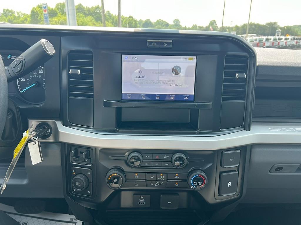 new 2025 Ford F-250 car, priced at $65,870