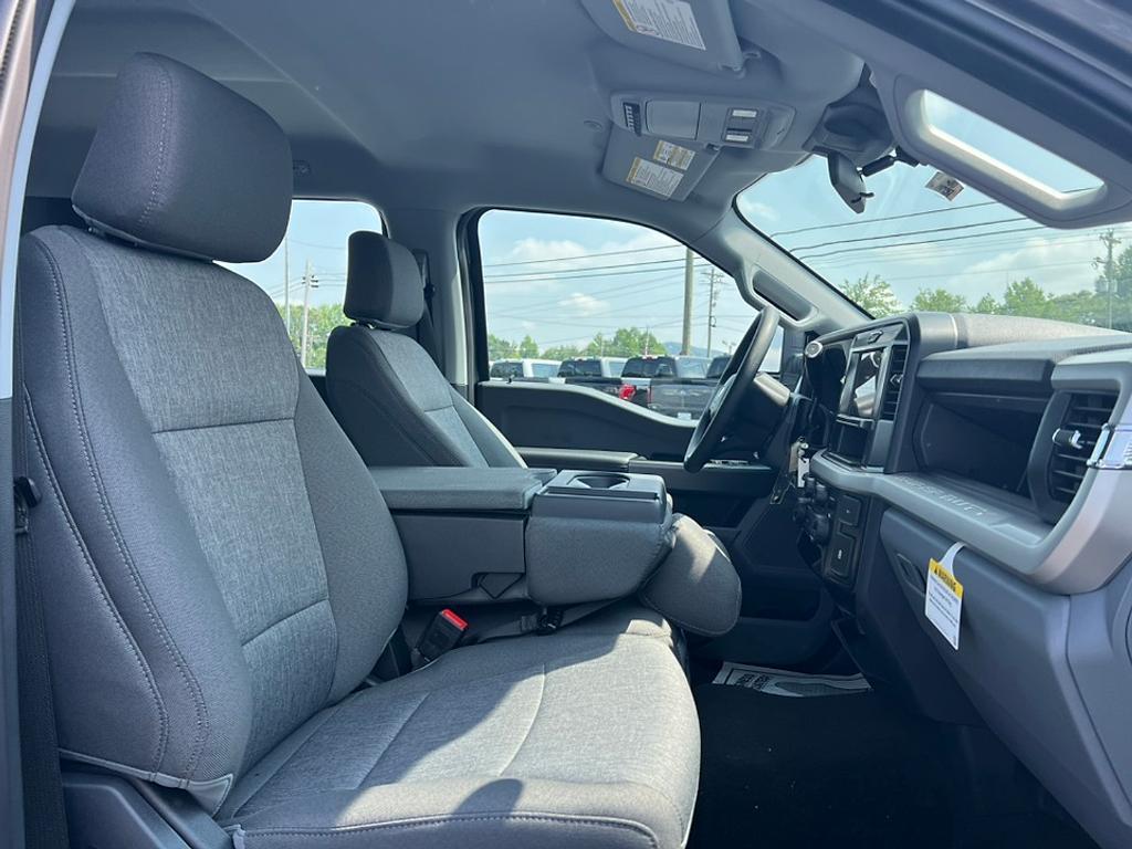 new 2025 Ford F-250 car, priced at $65,870