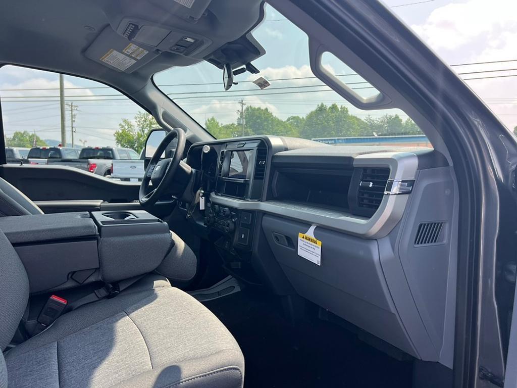 new 2025 Ford F-250 car, priced at $65,870