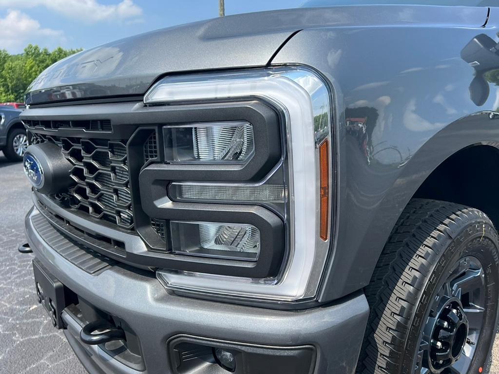 new 2025 Ford F-250 car, priced at $65,870