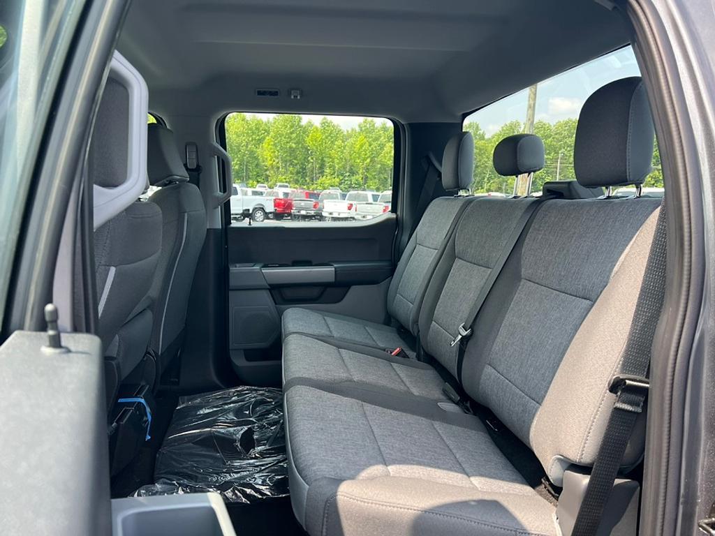 new 2025 Ford F-250 car, priced at $65,870