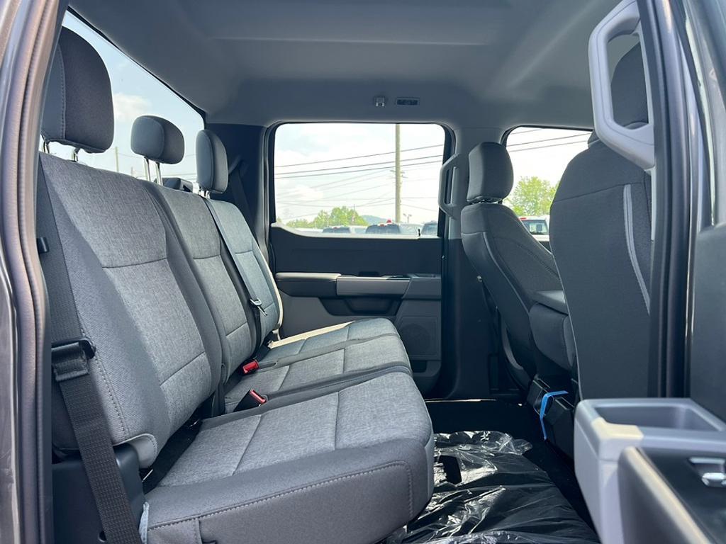 new 2025 Ford F-250 car, priced at $65,870
