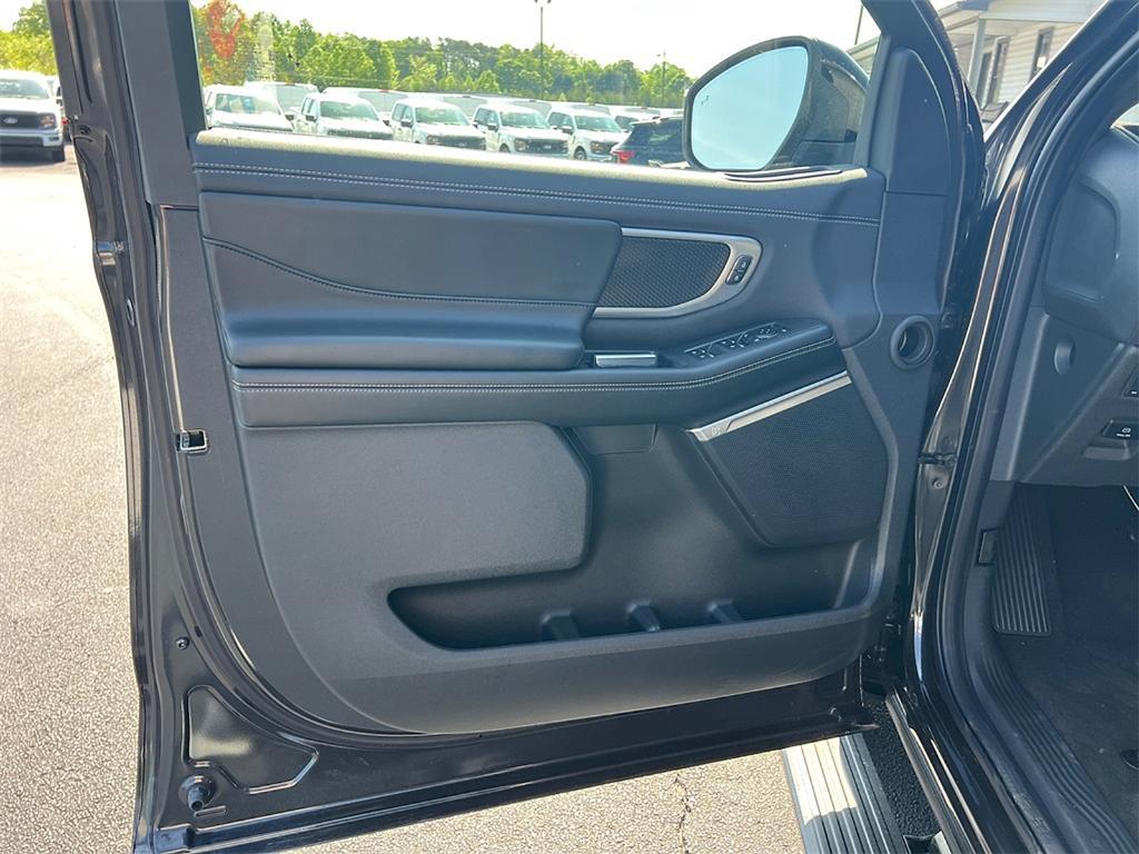 new 2025 Ford Expedition car, priced at $83,465