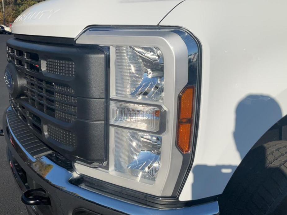 new 2024 Ford F-250 car, priced at $49,330