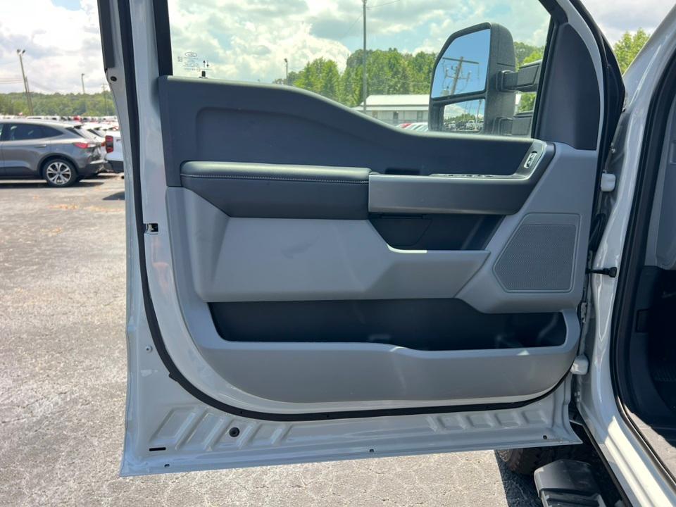 new 2025 Ford F-250 car, priced at $67,160