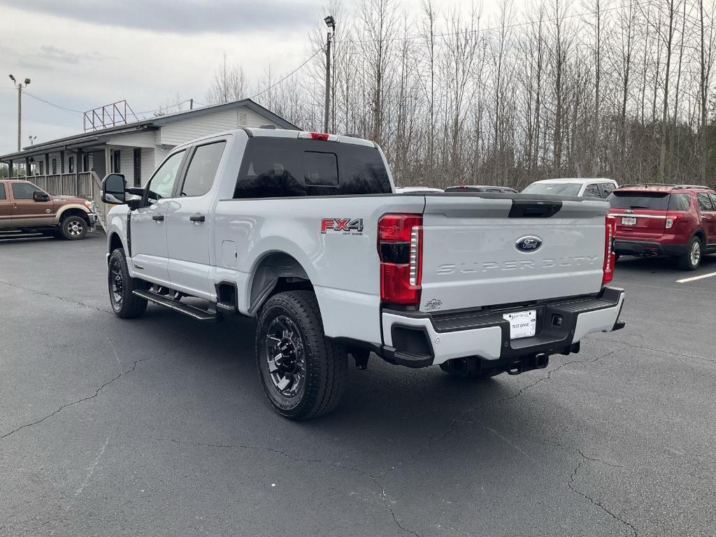 new 2025 Ford F-250 car, priced at $72,660