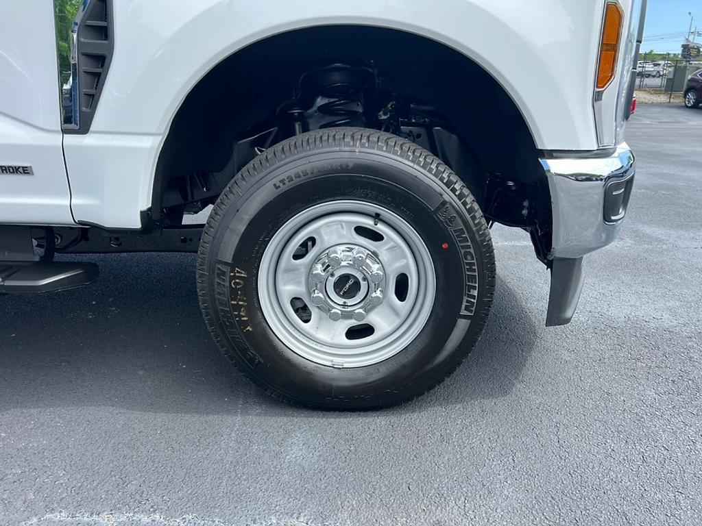new 2025 Ford F-250 car, priced at $61,450
