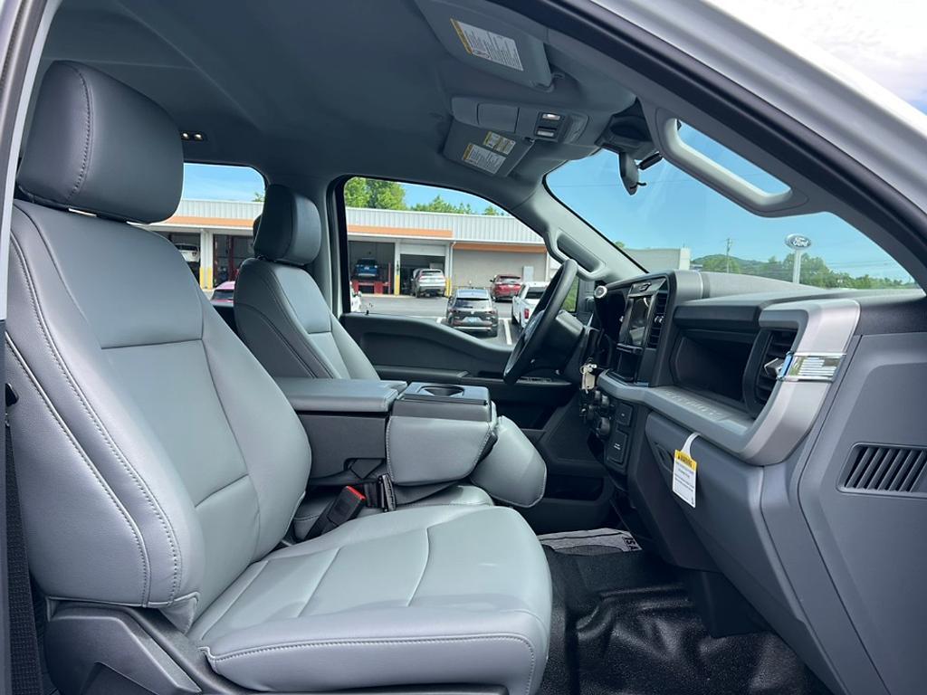 new 2025 Ford F-250 car, priced at $61,450