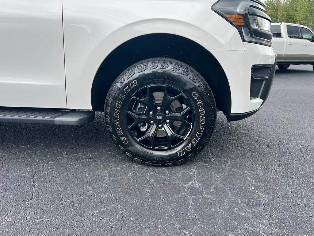 used 2022 Ford Expedition car, priced at $50,625