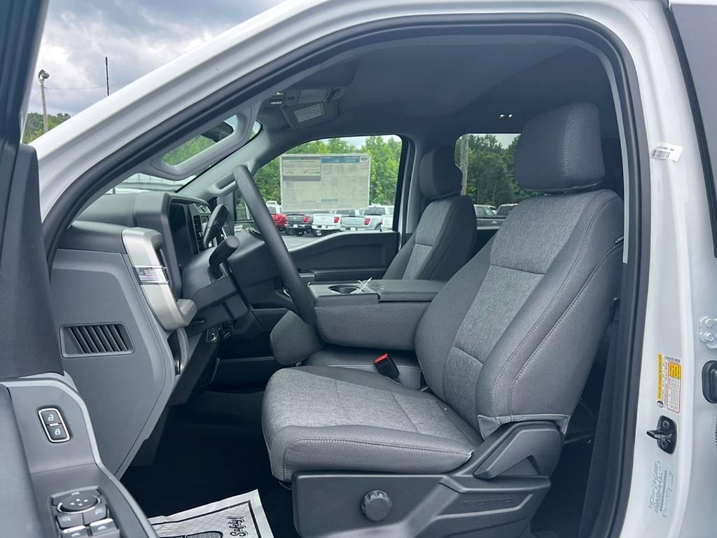 new 2025 Ford F-250 car, priced at $55,460