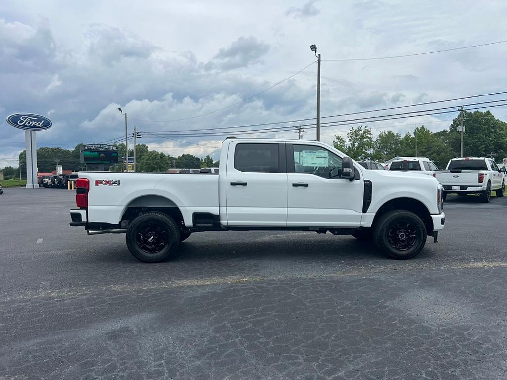 new 2025 Ford F-250 car, priced at $55,460