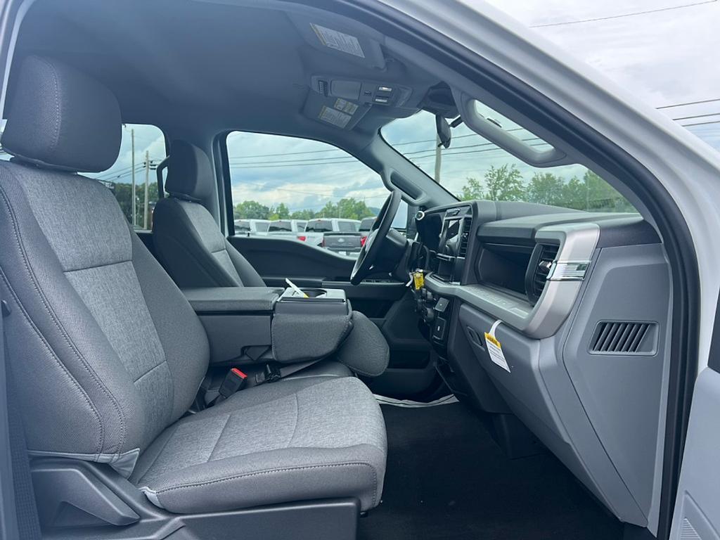 new 2025 Ford F-250 car, priced at $55,460